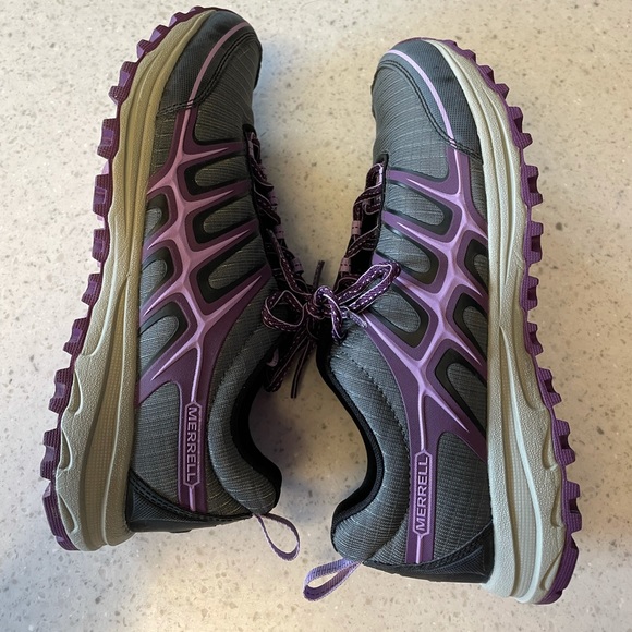 Merrell hiking shoes size 8 - Picture 3 of 5